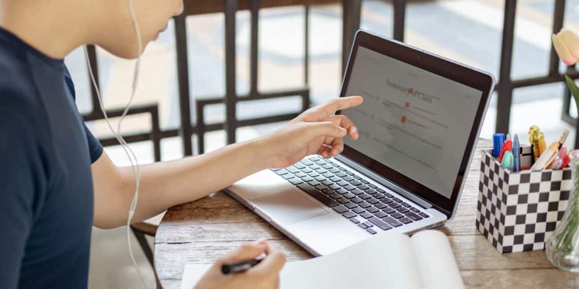 Boost Your Writing Productivity with QuillBot!